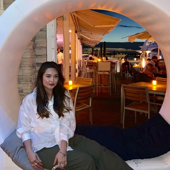 WHITE BLOUSE - CLASSY & TIMELESS - Picture 11 of 11